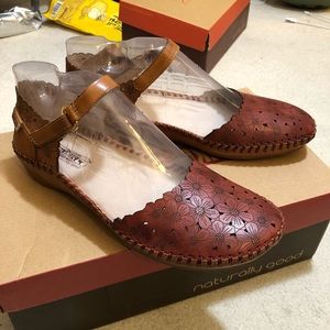 NWT PIKOLINOS Mary Jane floral sandals flats